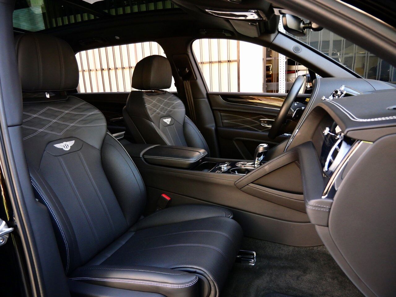 2023 Bentley Bentayga EWB Azure First Edition Azure First Edition Lawrence KS