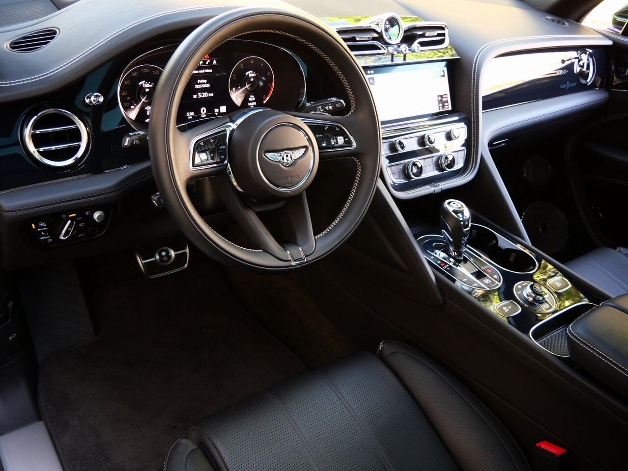 2023 Bentley Bentayga EWB Azure First Edition Azure First Edition Lawrence KS
