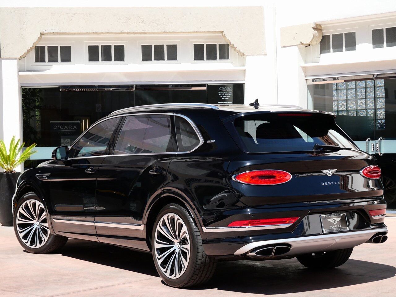 2023 Bentley Bentayga EWB Azure First Edition Azure First Edition Lawrence KS