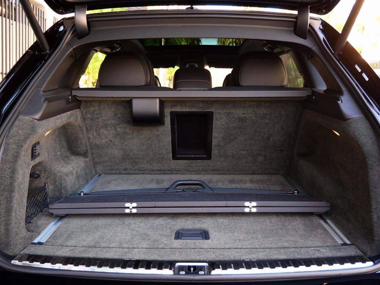 2023 Bentley Bentayga EWB Azure First Edition Azure First Edition Lawrence KS