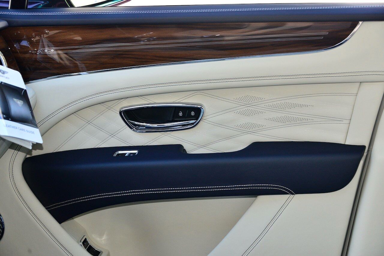 2023 Bentley Bentayga EWB Azure First Edition Azure First Edition Lawrence KS