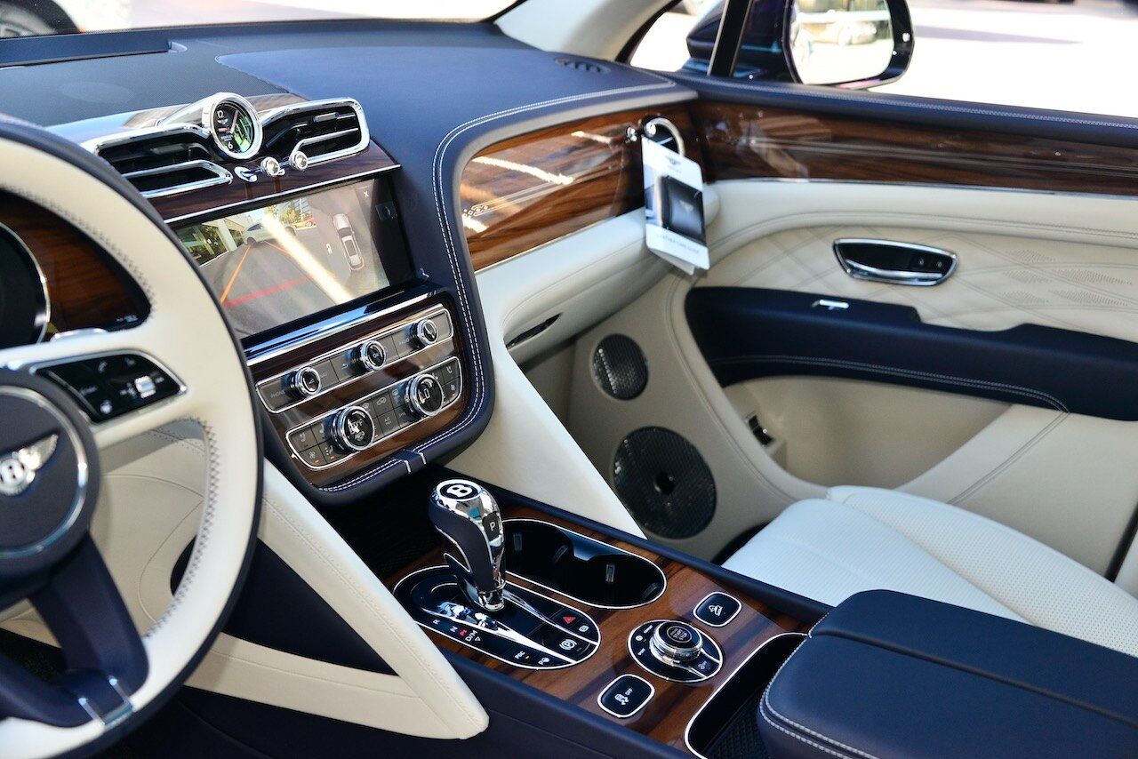 2023 Bentley Bentayga EWB Azure First Edition Azure First Edition Lawrence KS
