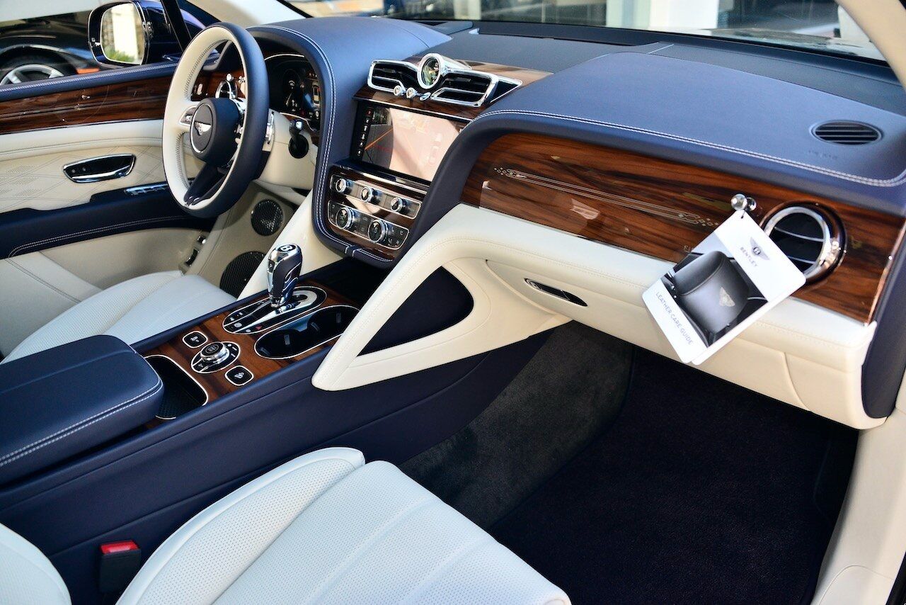 2023 Bentley Bentayga EWB Azure First Edition Azure First Edition Lawrence KS