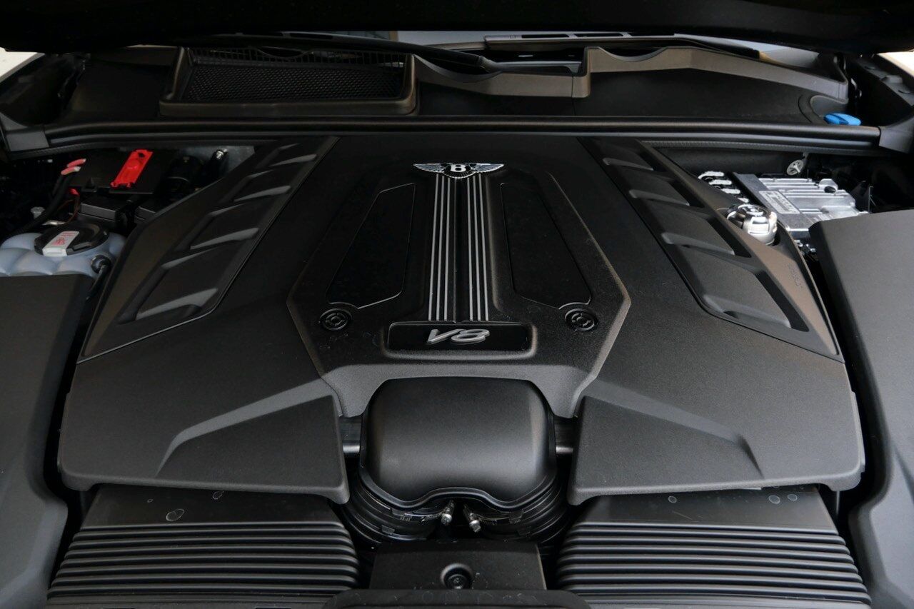 2023 Bentley Bentayga EWB Azure First Edition Azure First Edition Lawrence KS