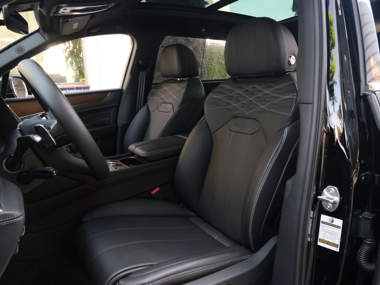 2023 Bentley Bentayga EWB Azure First Edition Azure First Edition Lawrence KS