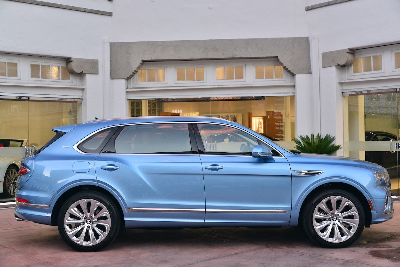 2023 Bentley Bentayga EWB Azure First Edition Azure First Edition Lawrence KS