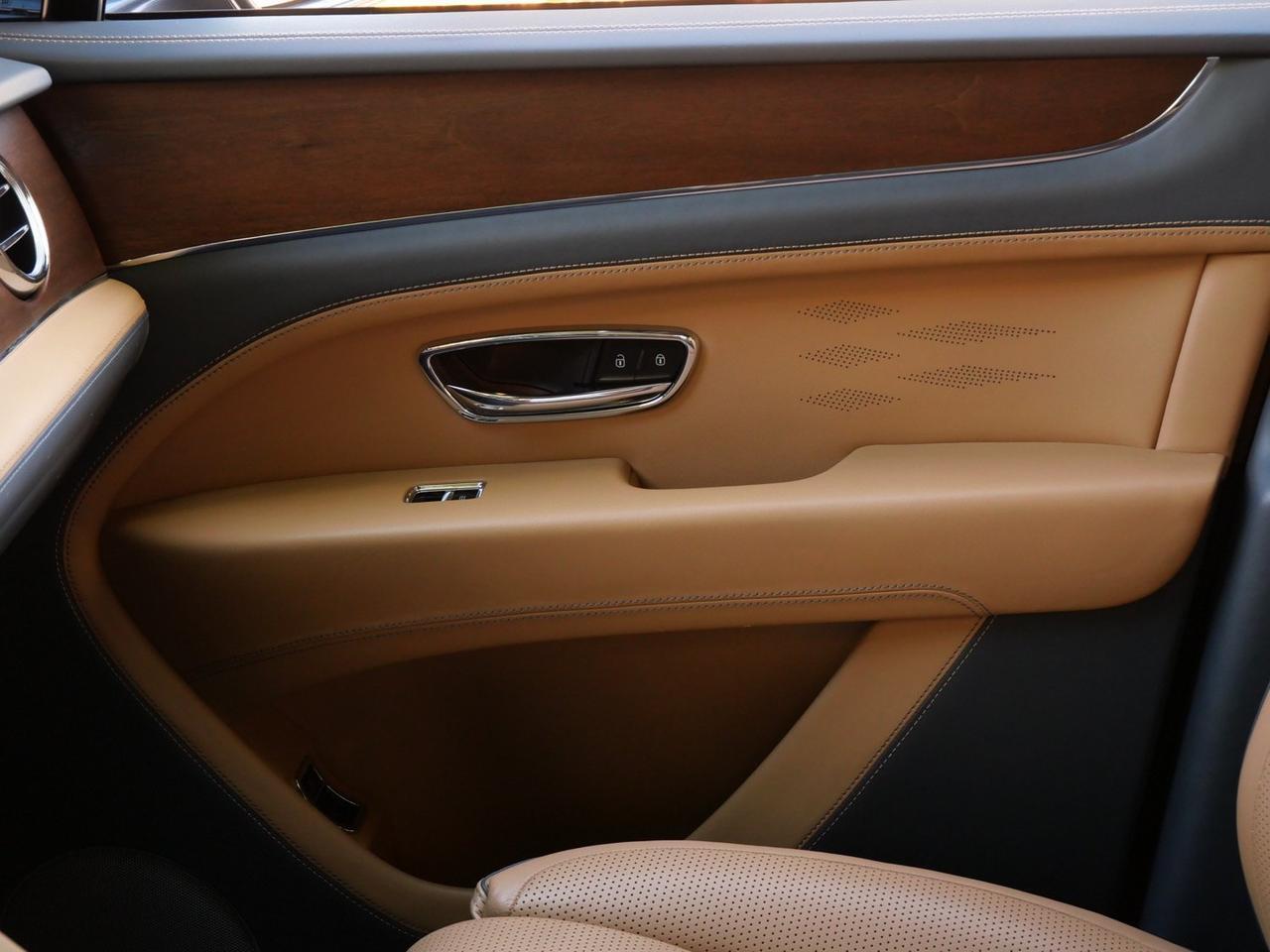 2023 Bentley Bentayga EWB V8 V8 Lawrence KS