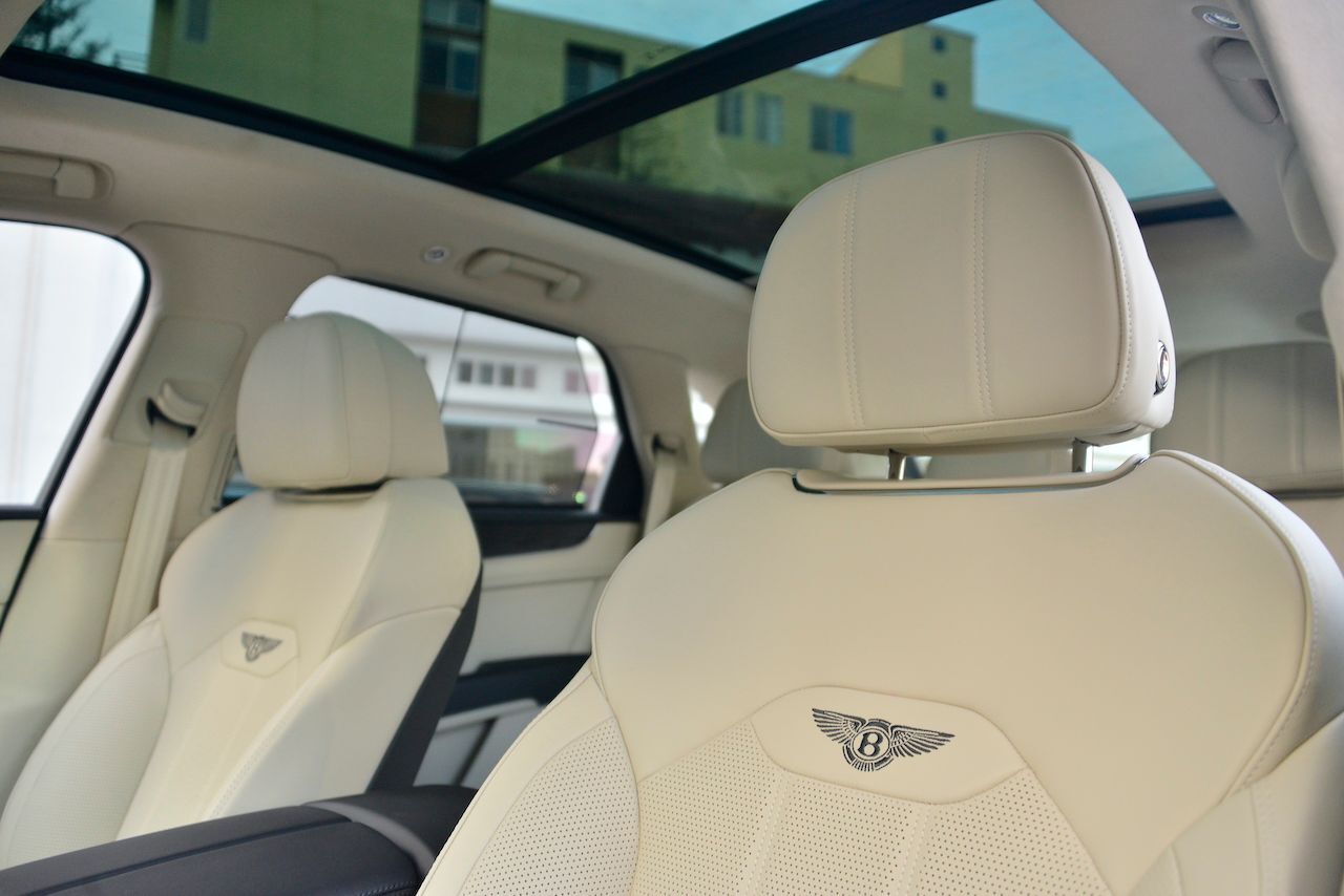 2023 Bentley Bentayga V8 V8 Lawrence KS