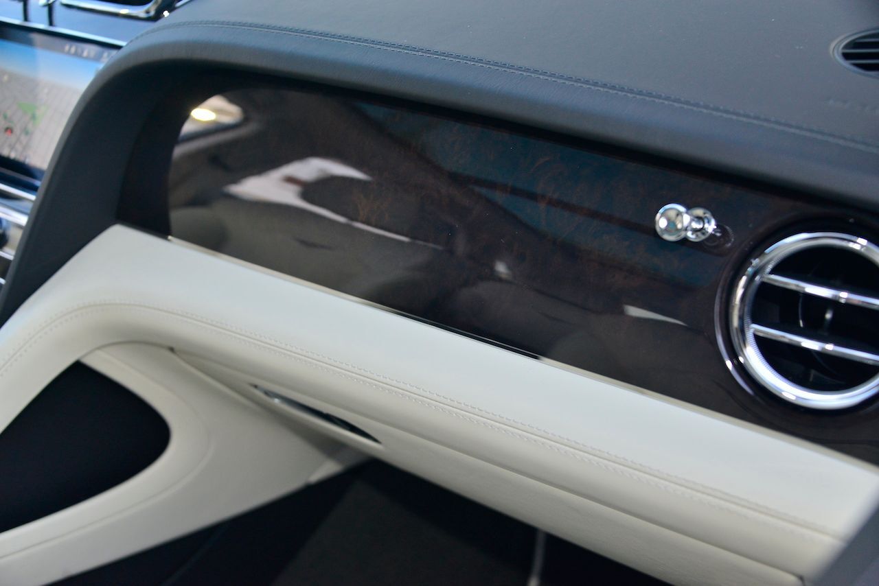 2023 Bentley Bentayga V8 V8 Lawrence KS