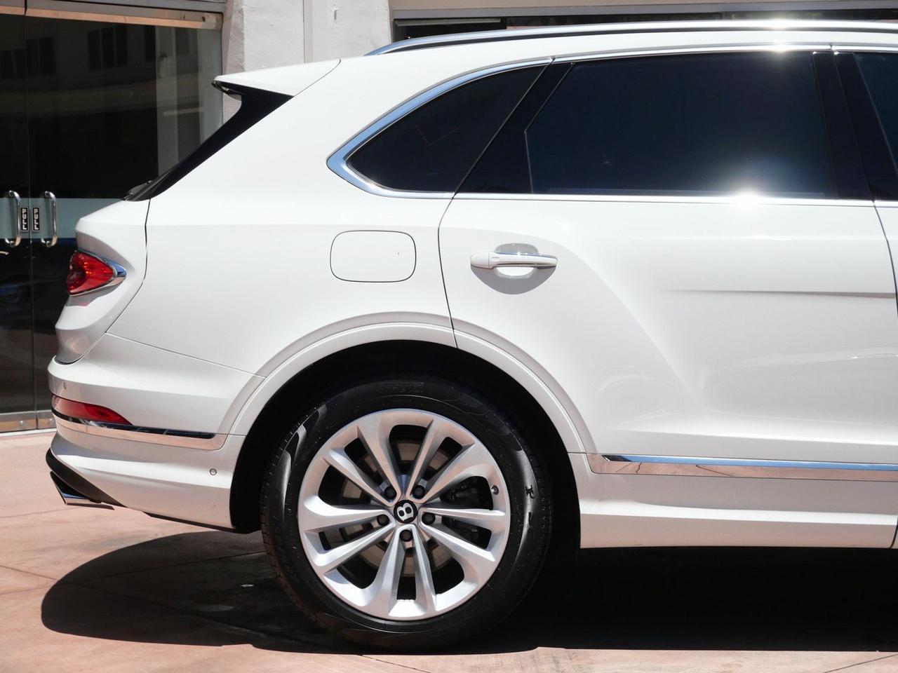 2023 Bentley Bentayga V8 V8 Lawrence KS