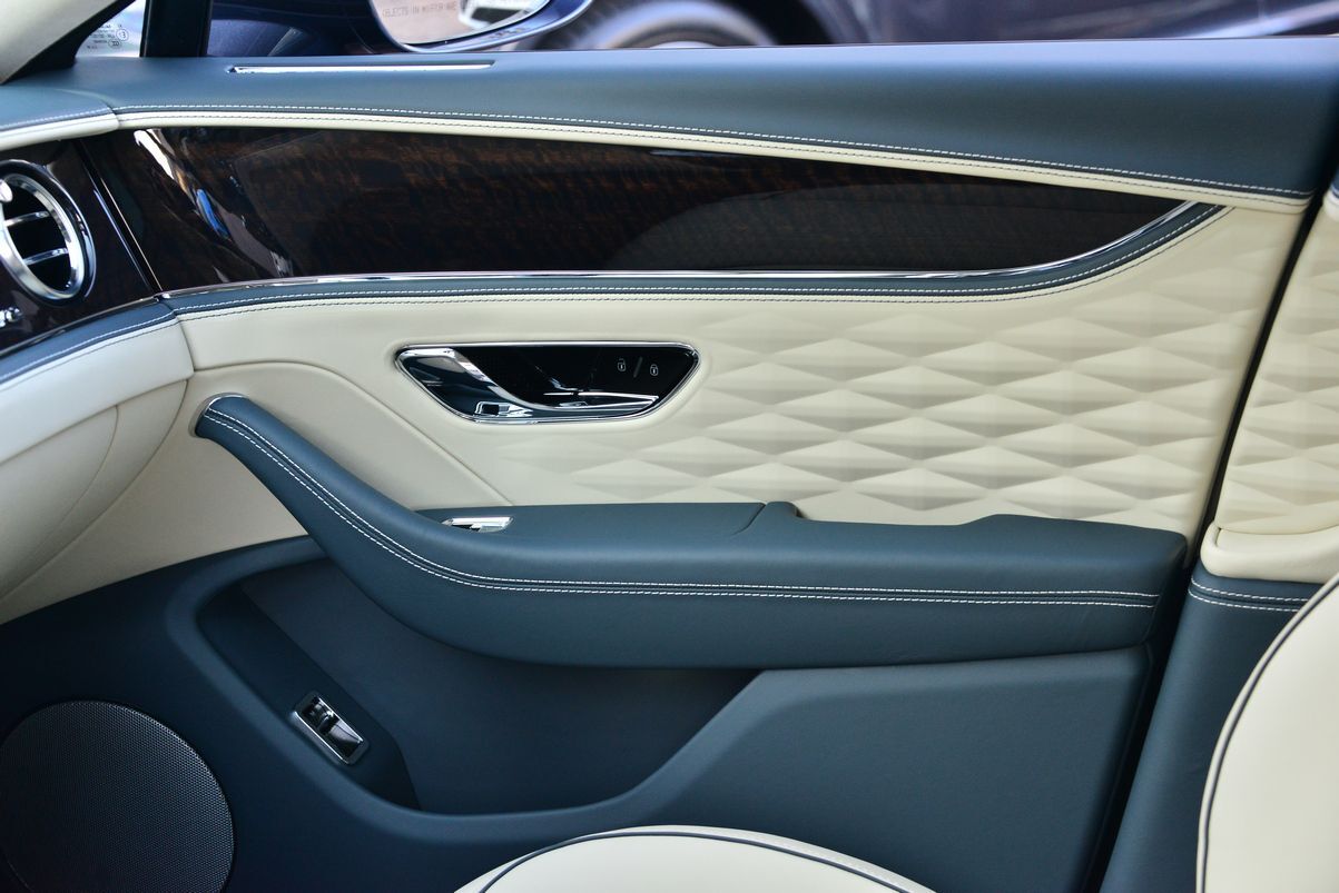 2023 Bentley Flying Spur Azure Azure Lawrence KS