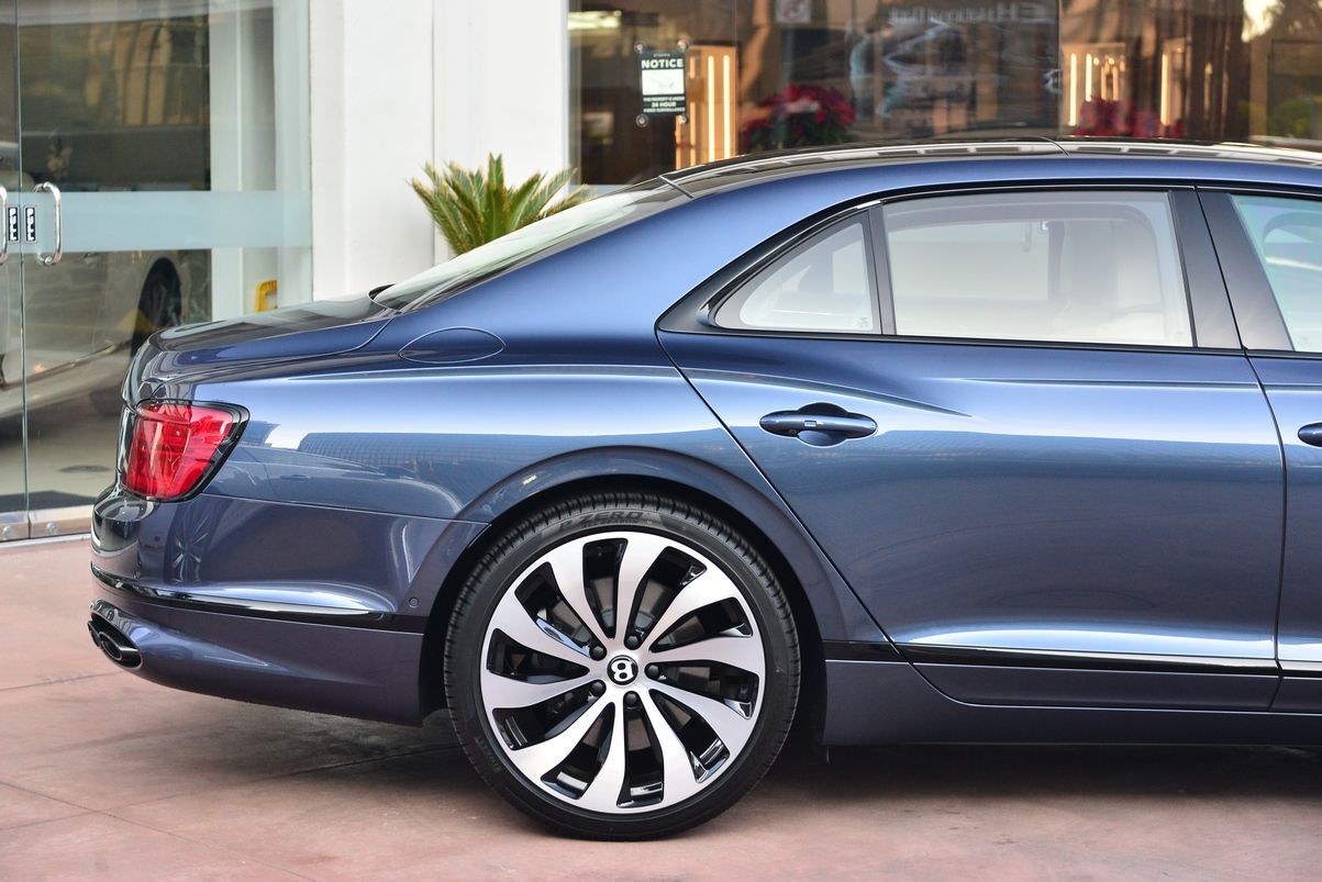 2023 Bentley Flying Spur Azure Azure Lawrence KS