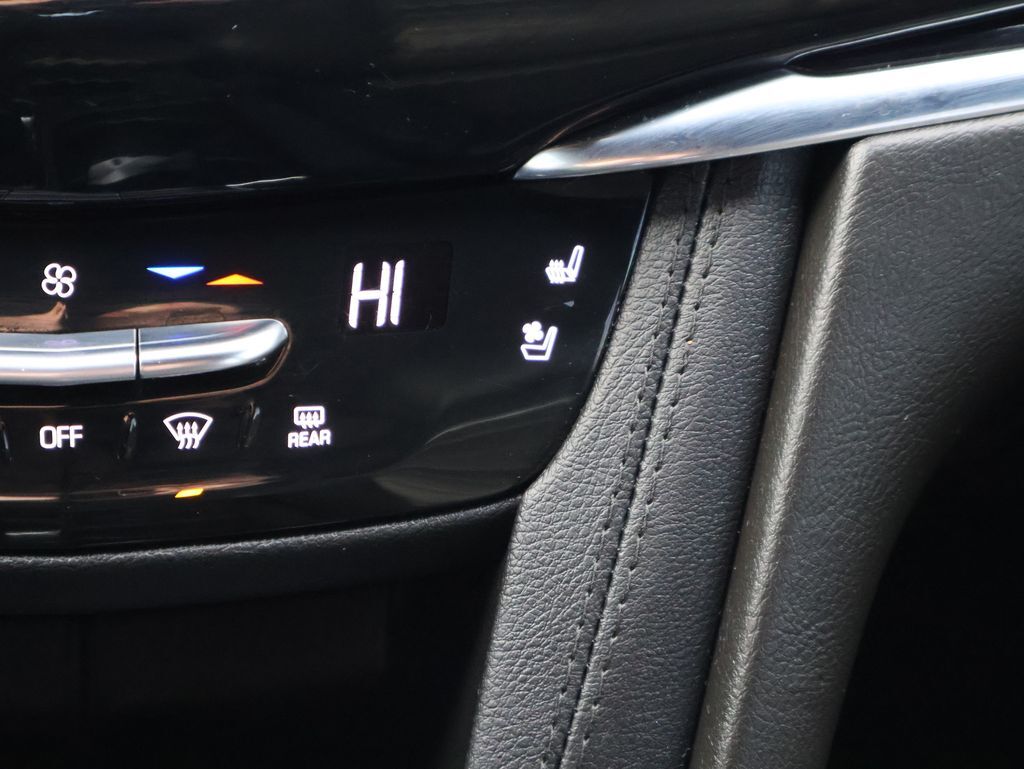 2023 Cadillac XT6 Sport