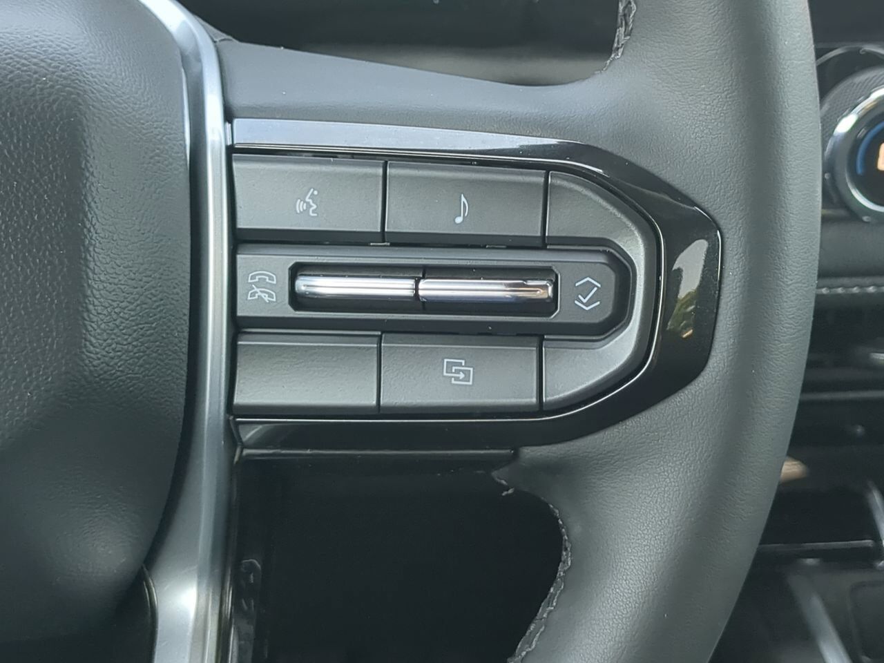 2023 Chevrolet Colorado 2WD LT Appleton WI