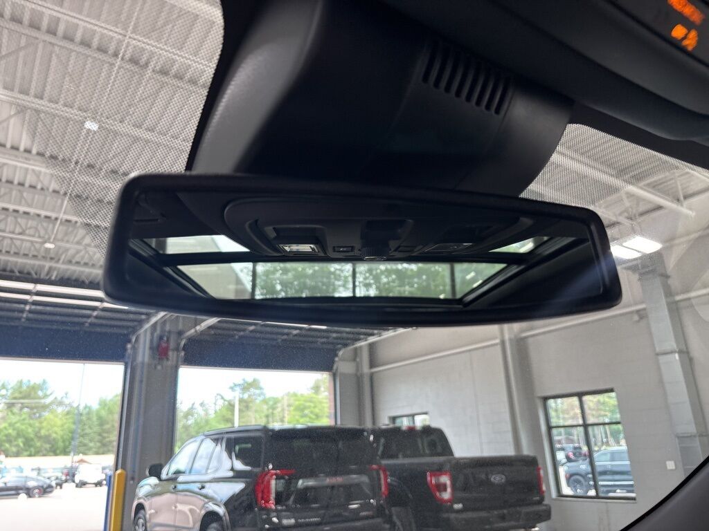 2023 Chevrolet Suburban Z71 4WD Minocqua WI