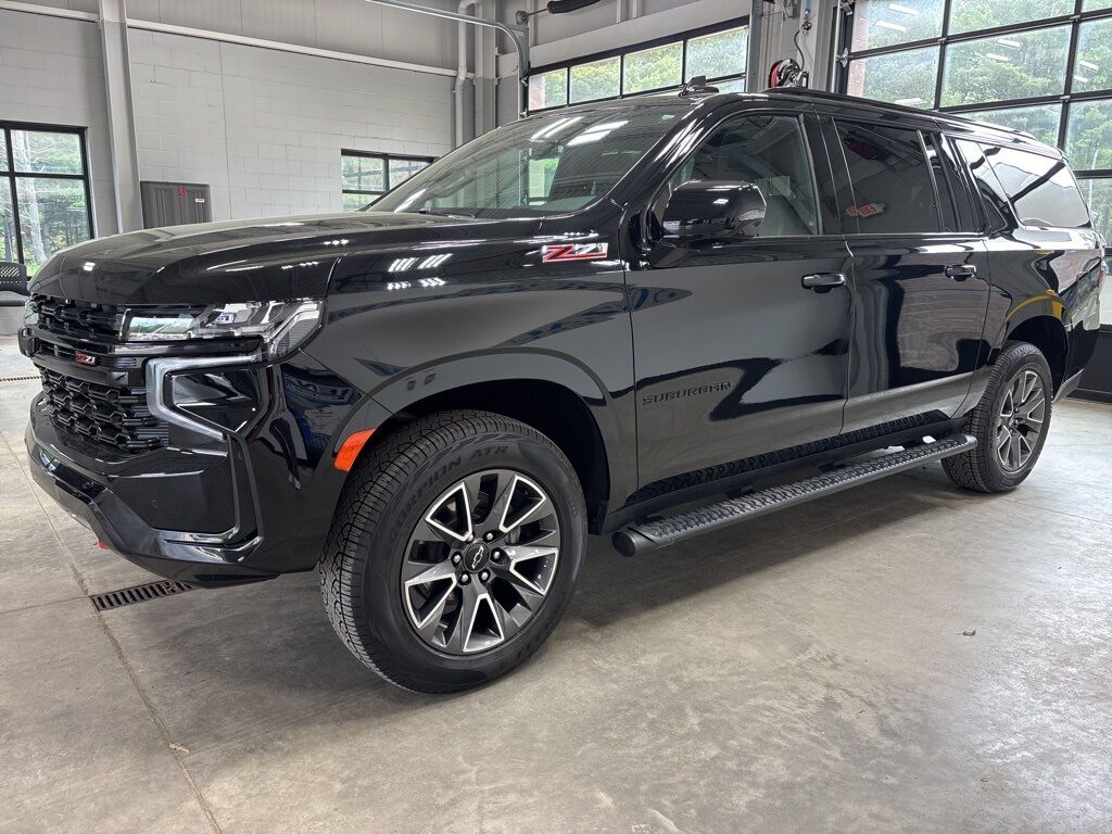 2023 Chevrolet Suburban Z71 4WD Minocqua WI
