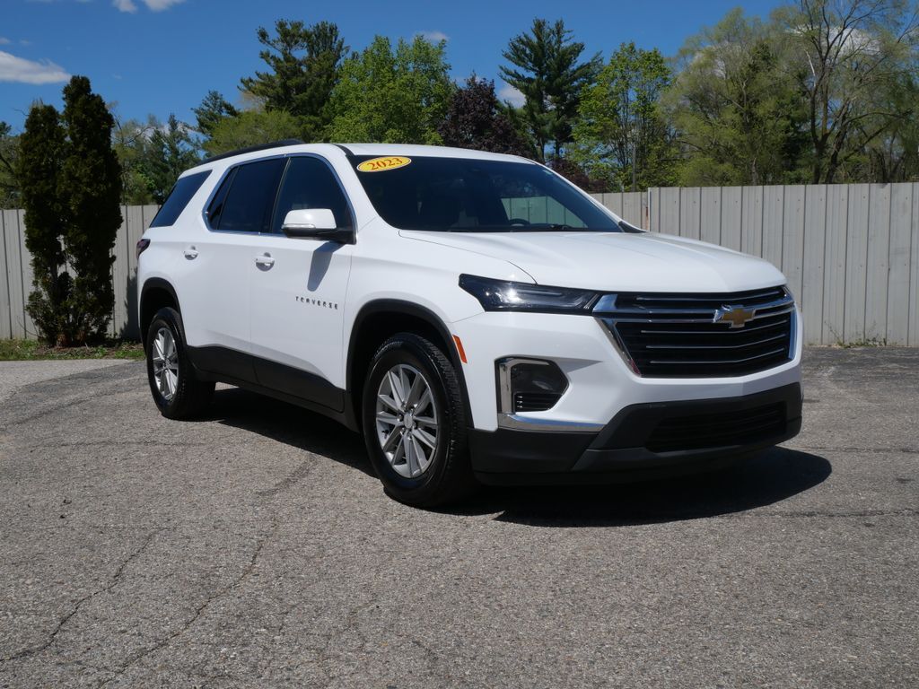 2023 Chevrolet Traverse LT Leather