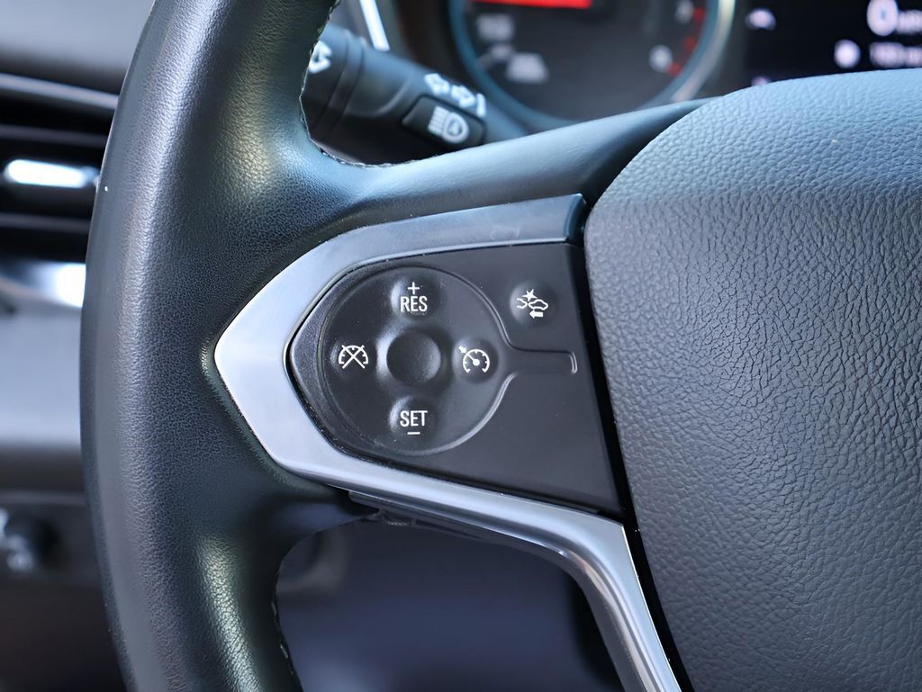 2023 Chevrolet Traverse LT