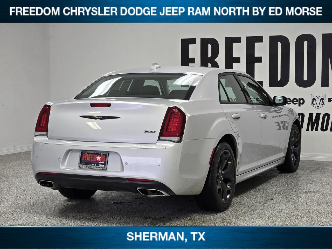2023 Chrysler 300 Touring L Sherman TX