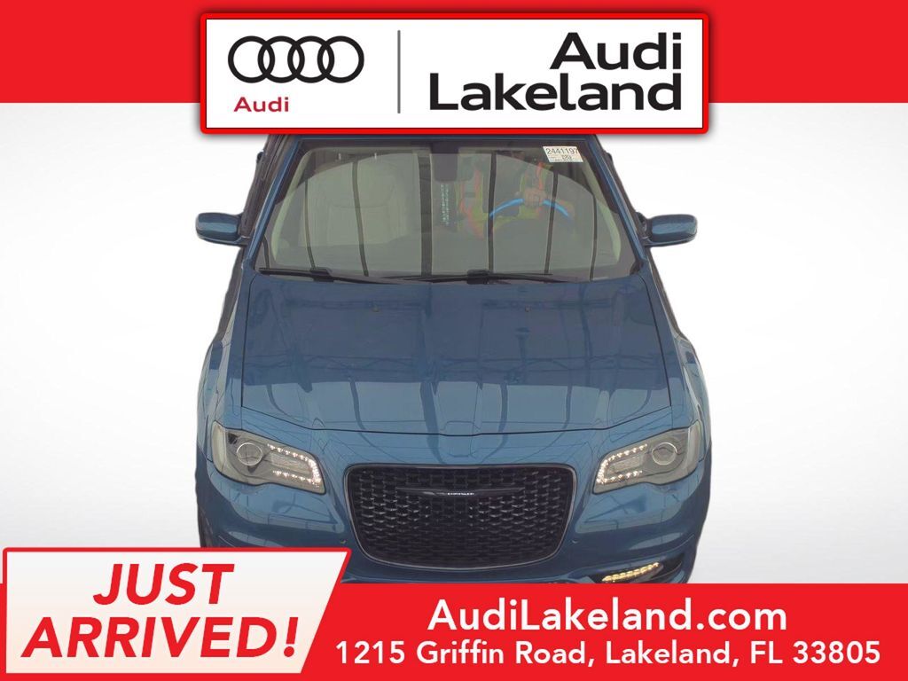 2023 Chrysler 300 Touring L