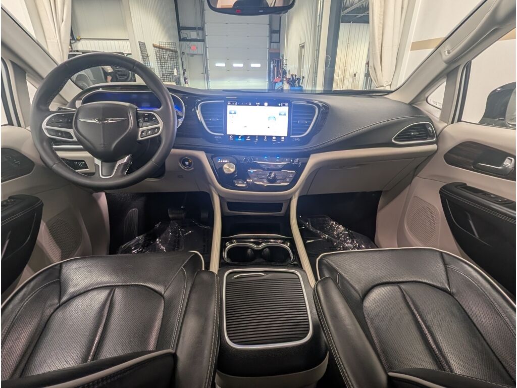 2023 Chrysler Pacifica Limited Bozeman MT