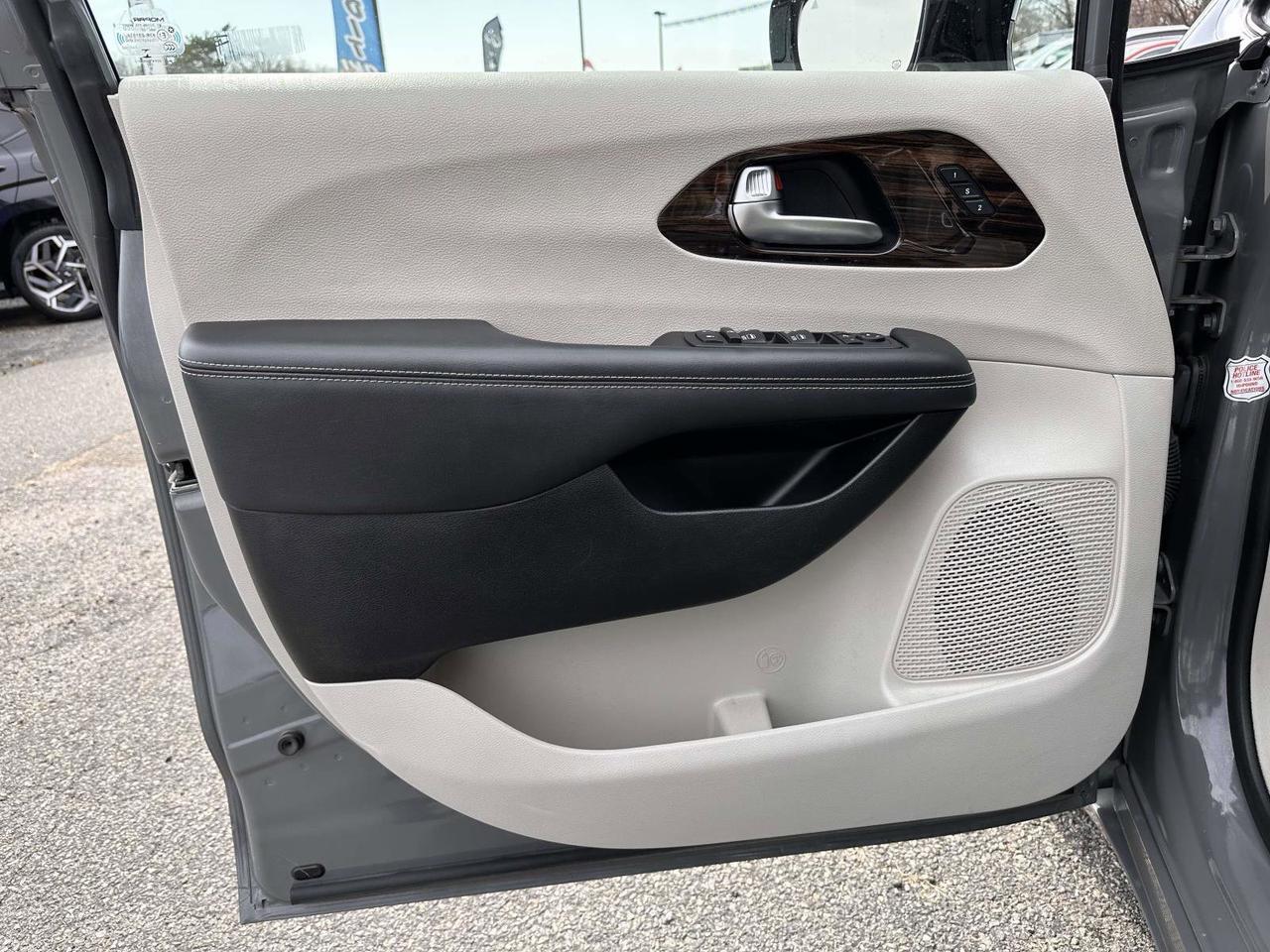 2023 Chrysler Pacifica Limited Clifton Park NY