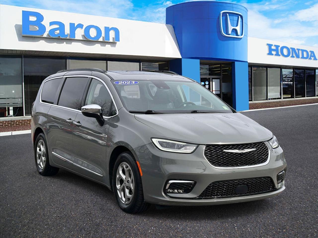 2023 Chrysler Pacifica Limited San Clemente CA