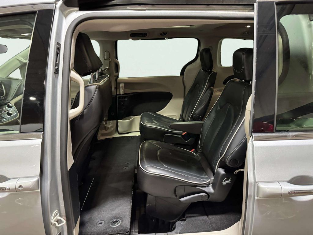 2023 Chrysler Pacifica Limited San Clemente CA