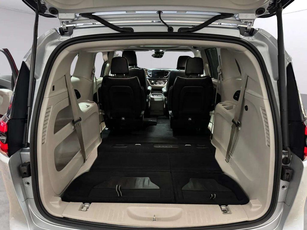 2023 Chrysler Pacifica Limited San Clemente CA