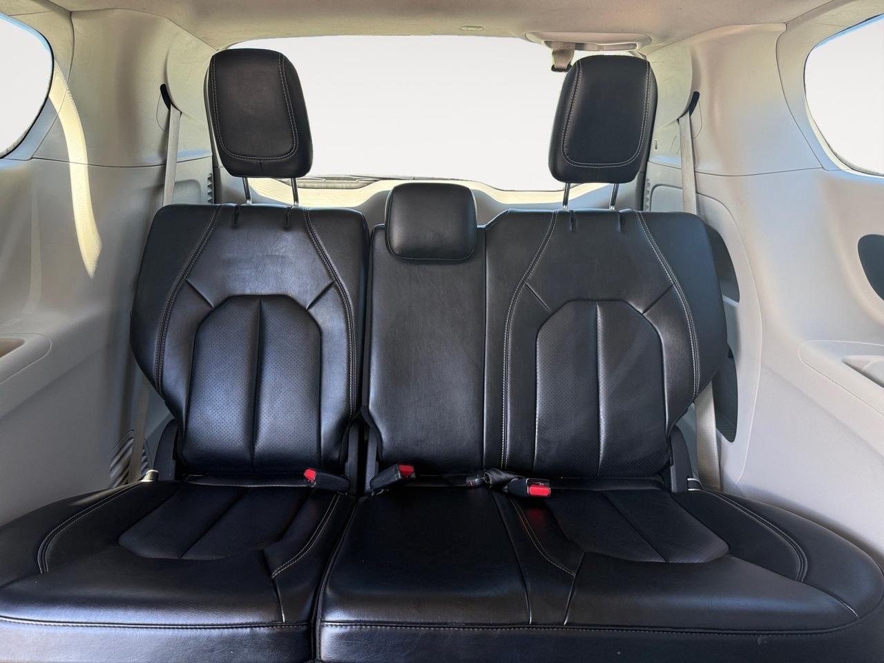 2023 Chrysler Pacifica Touring L, HEATED SEATS, HEATED STEERING WHEEL, APPLE CARPLAY/ANDROID AUTO, POWER LIFTGATE, BACKUP CAMERA. POWER/HEATED MIRRORS, REMOTE START, ONLY 1 OWNER, MAKE THIS YOUR NEW MOMCAR! Norfolk VA 2023 Chrysler Pacifica Touring L, HEATED SEATS, HEATED STEERING WHEEL, APPLE CARPLAY/ANDROID AUTO, POWER LIFTGATE, BACKUP CAMERA. POWER/HEATED MIRRORS, REMOTE START, ONLY 1 OWNER, MAKE THIS YOUR NEW MOMCAR! Norfolk VA