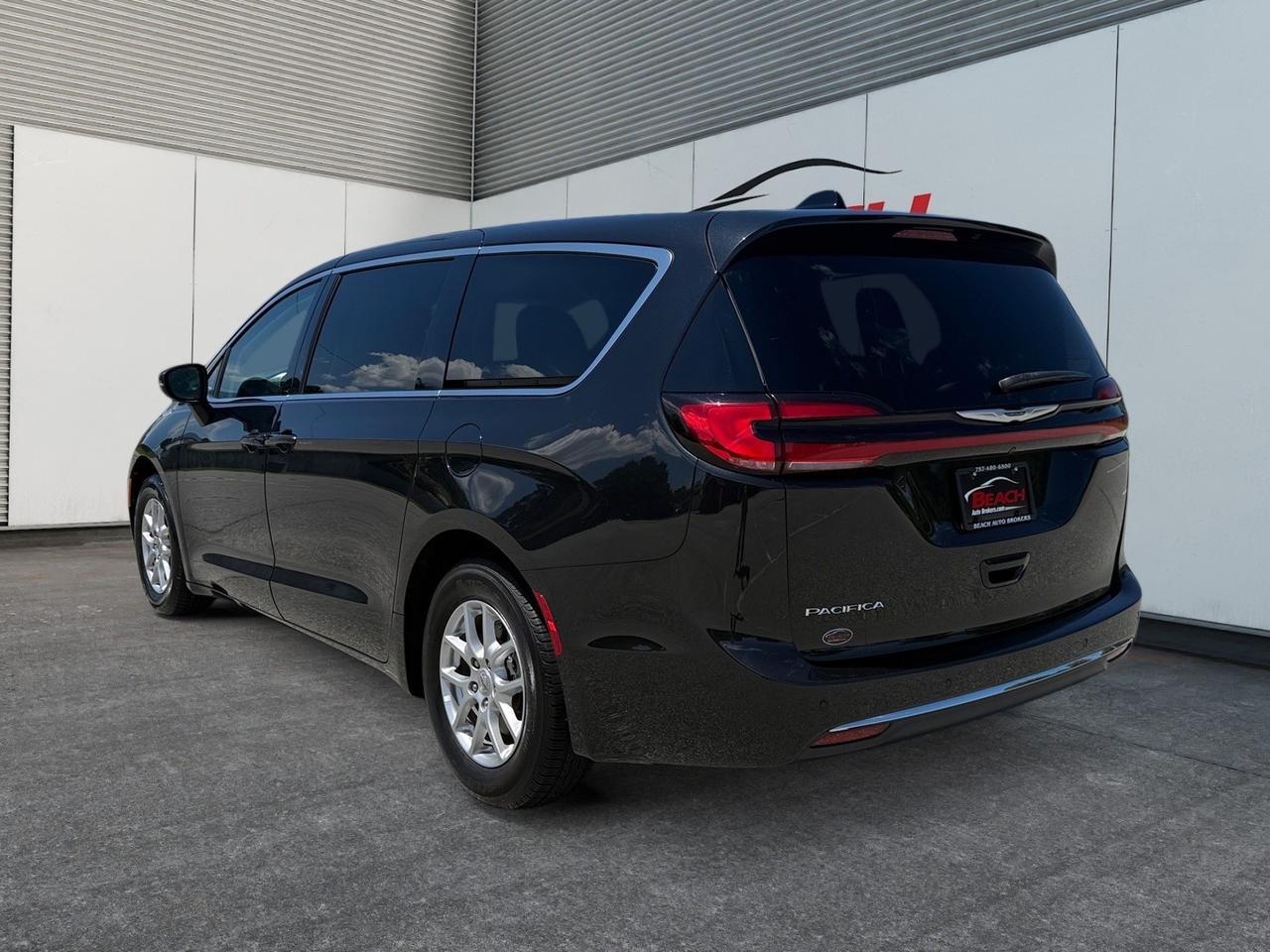 2023 Chrysler Pacifica Touring L, HEATED SEATS, HEATED STEERING WHEEL, APPLE CARPLAY/ANDROID AUTO, POWER LIFTGATE, BACKUP CAMERA. POWER/HEATED MIRRORS, REMOTE START, ONLY 1 OWNER, MAKE THIS YOUR NEW MOMCAR! Norfolk VA 2023 Chrysler Pacifica Touring L, HEATED SEATS, HEATED STEERING WHEEL, APPLE CARPLAY/ANDROID AUTO, POWER LIFTGATE, BACKUP CAMERA. POWER/HEATED MIRRORS, REMOTE START, ONLY 1 OWNER, MAKE THIS YOUR NEW MOMCAR! Norfolk VA
