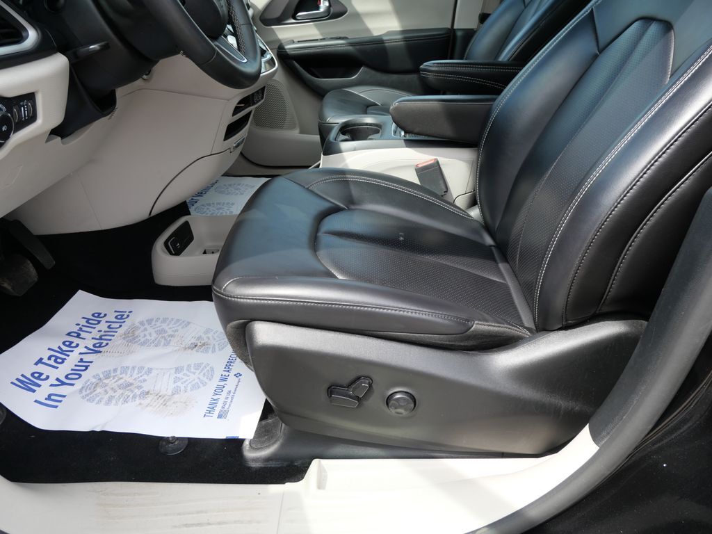 2023 Chrysler Pacifica Touring L Mt Pleasant MI