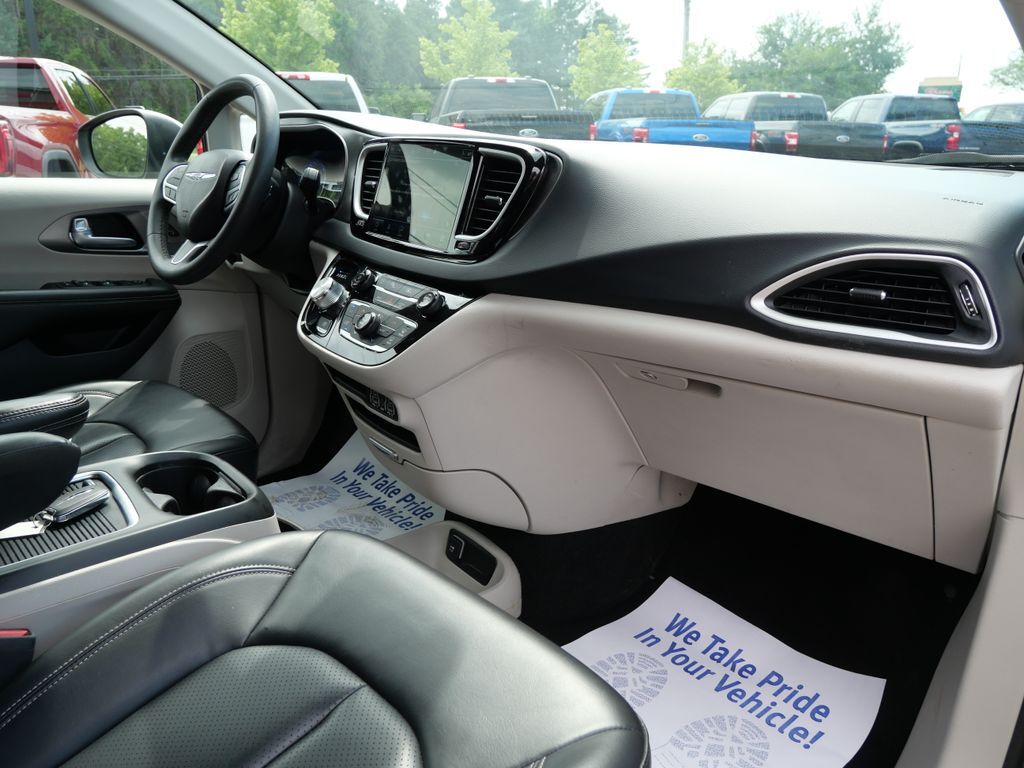 2023 Chrysler Pacifica Touring L Mt Pleasant MI