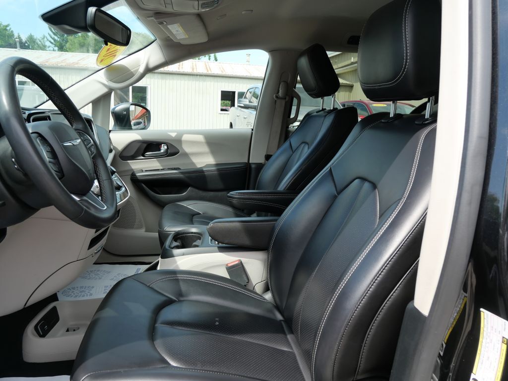 2023 Chrysler Pacifica Touring L Mt Pleasant MI