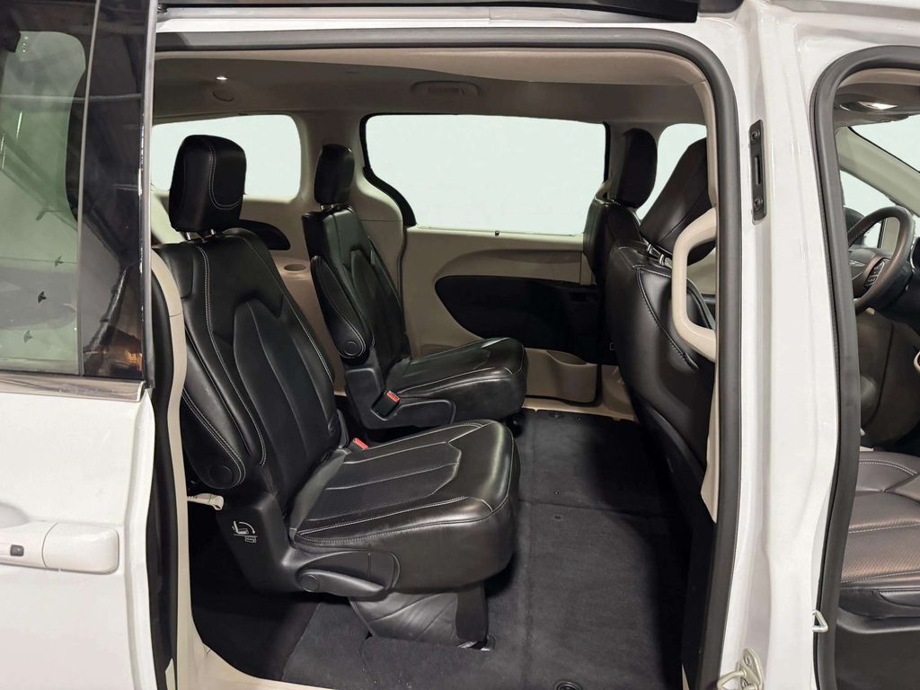 2023 Chrysler Pacifica Touring L San Clemente CA