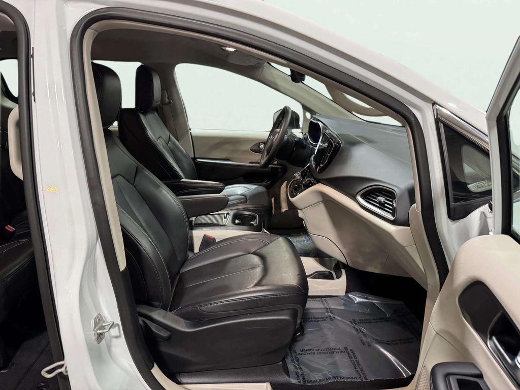 2023 Chrysler Pacifica Touring L San Clemente CA