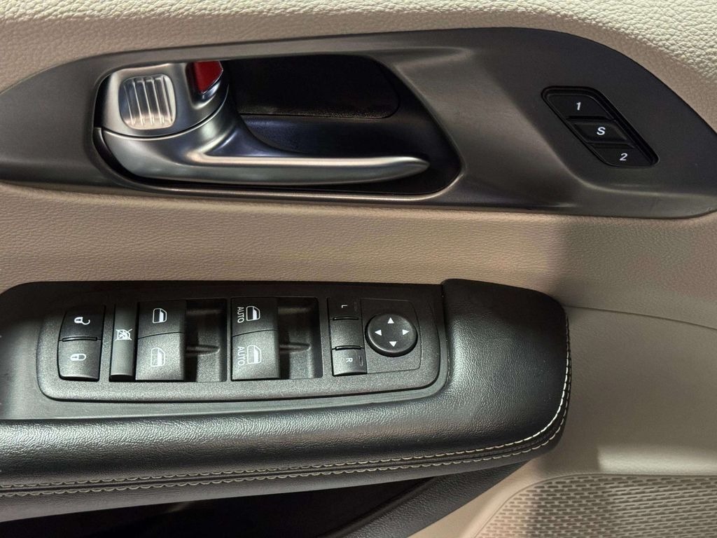 2023 Chrysler Pacifica Touring L San Clemente CA