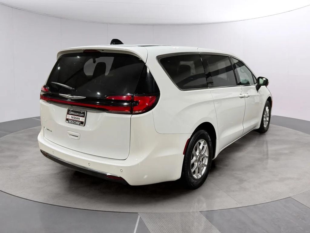 2023 Chrysler Pacifica Touring L San Clemente CA