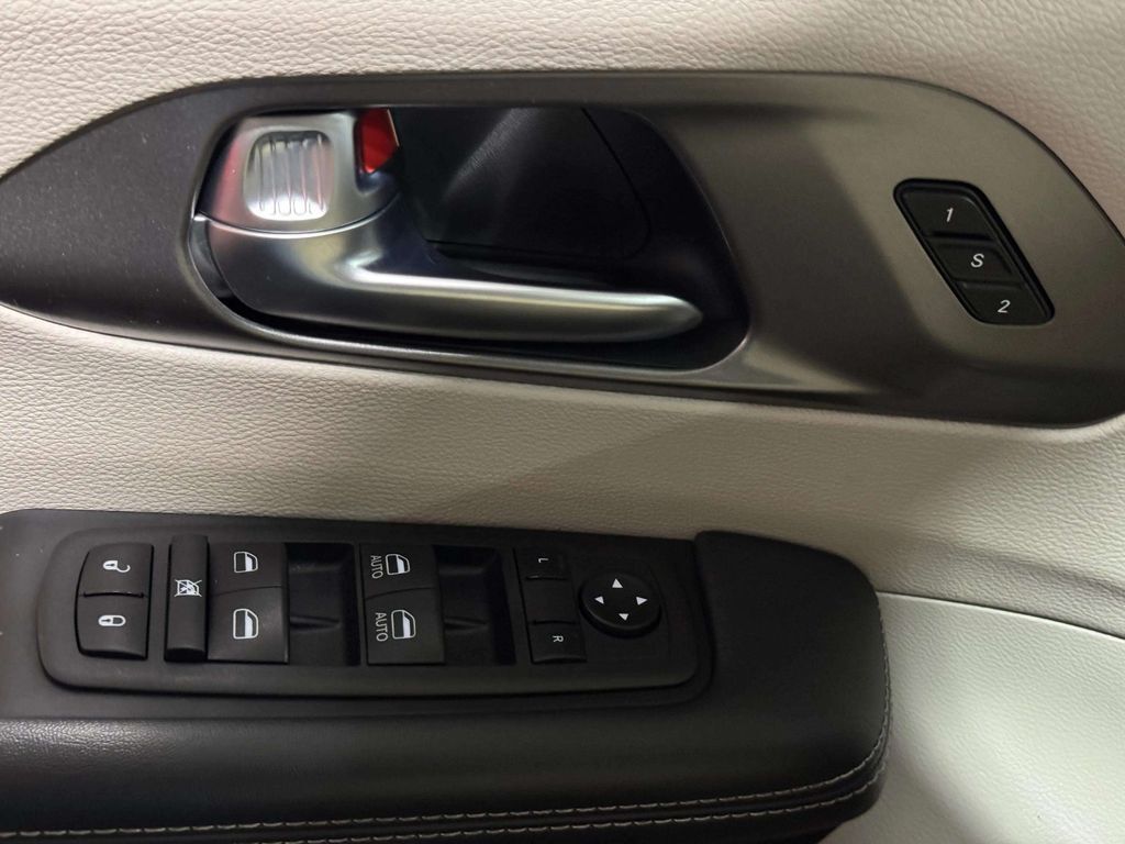 2023 Chrysler Pacifica Touring L San Clemente CA