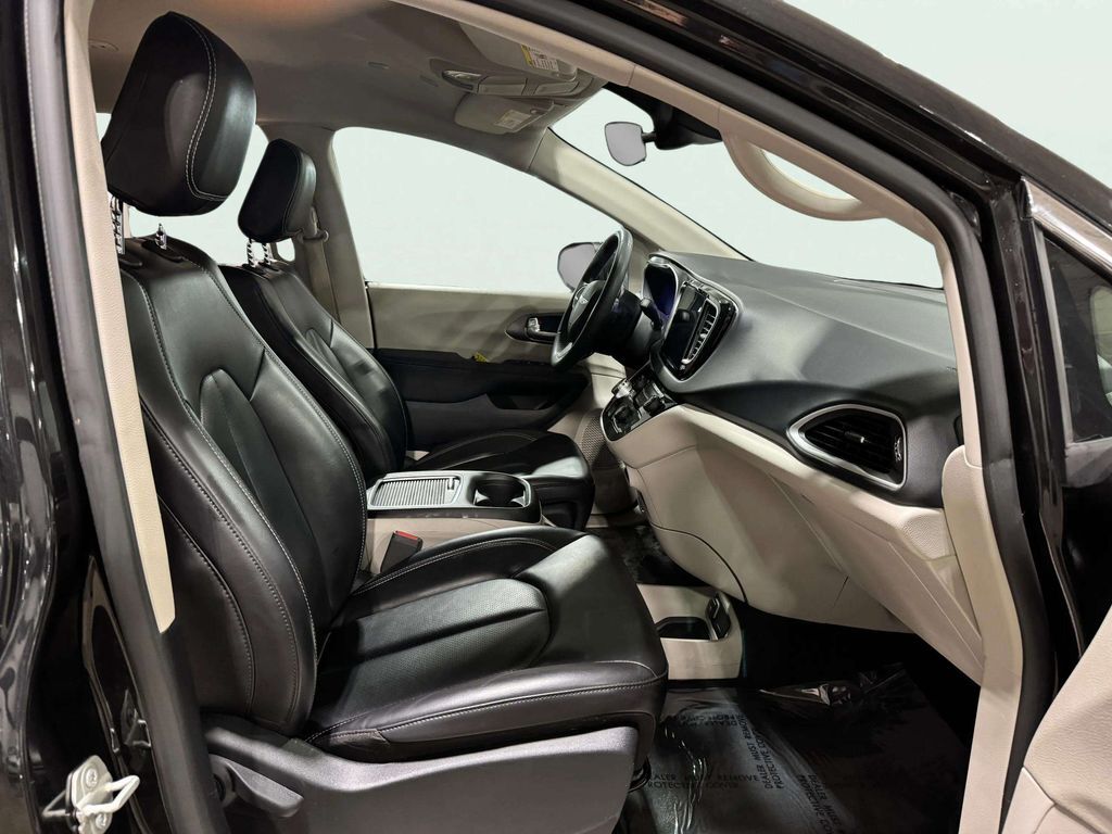 2023 Chrysler Pacifica Touring L San Clemente CA