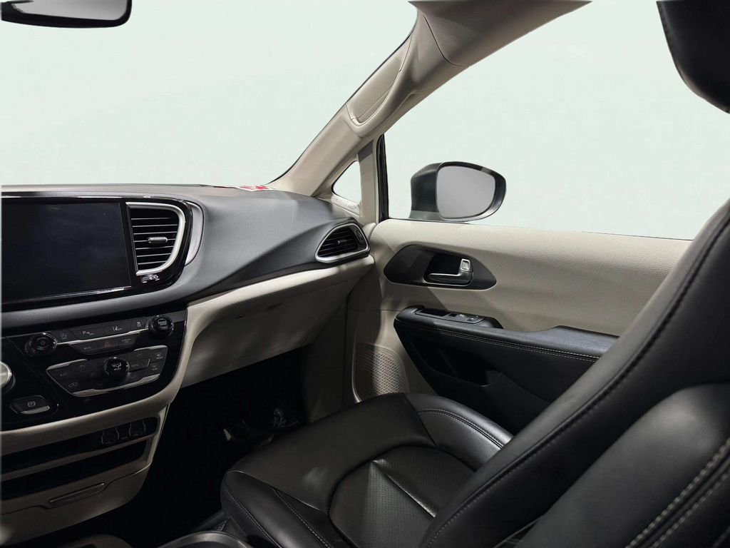 2023 Chrysler Pacifica Touring L San Clemente CA