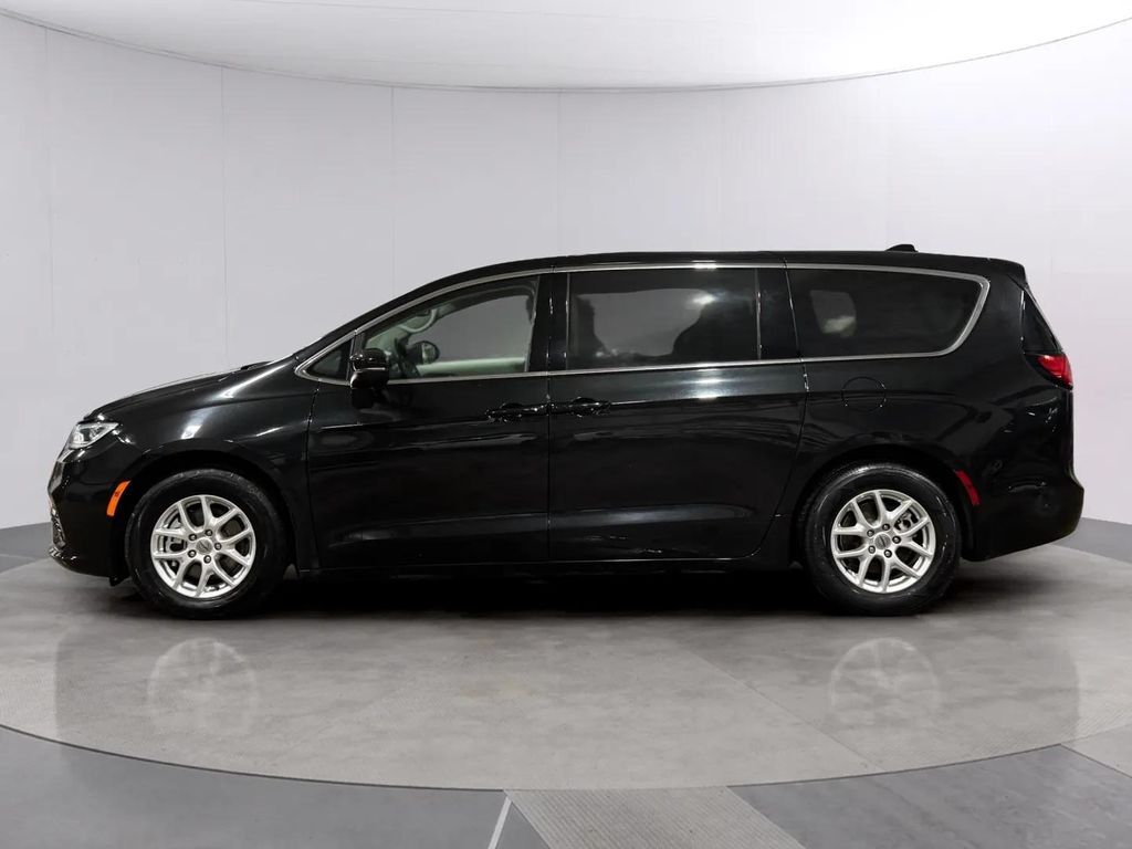 2023 Chrysler Pacifica Touring L San Clemente CA