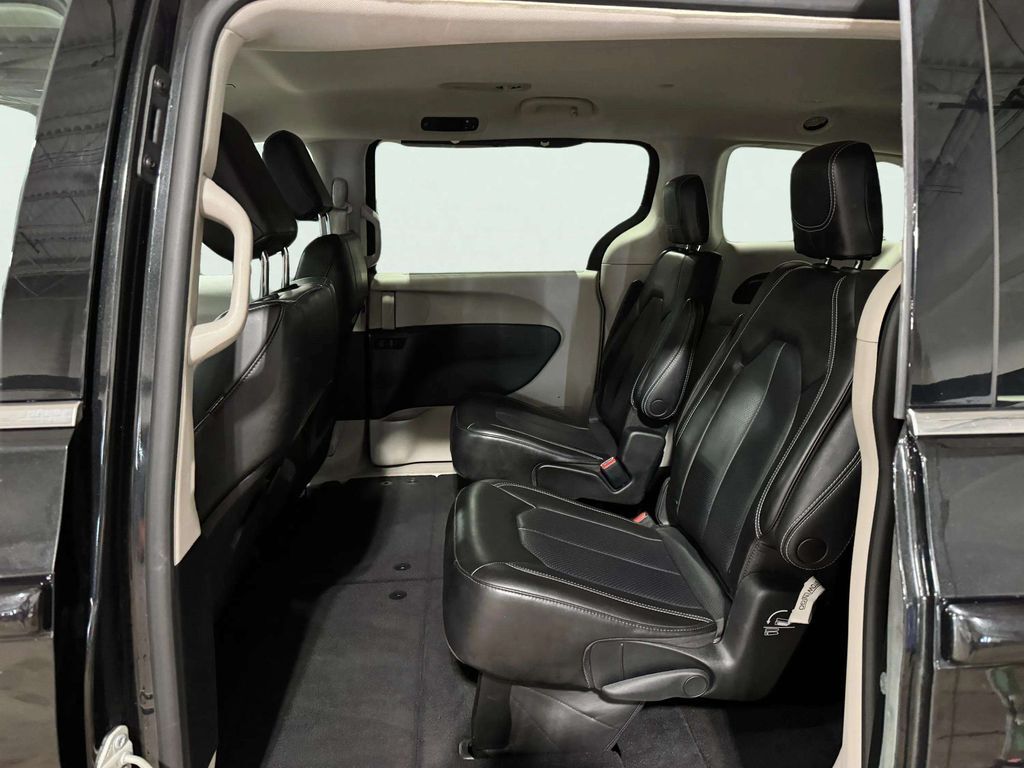 2023 Chrysler Pacifica Touring L San Clemente CA