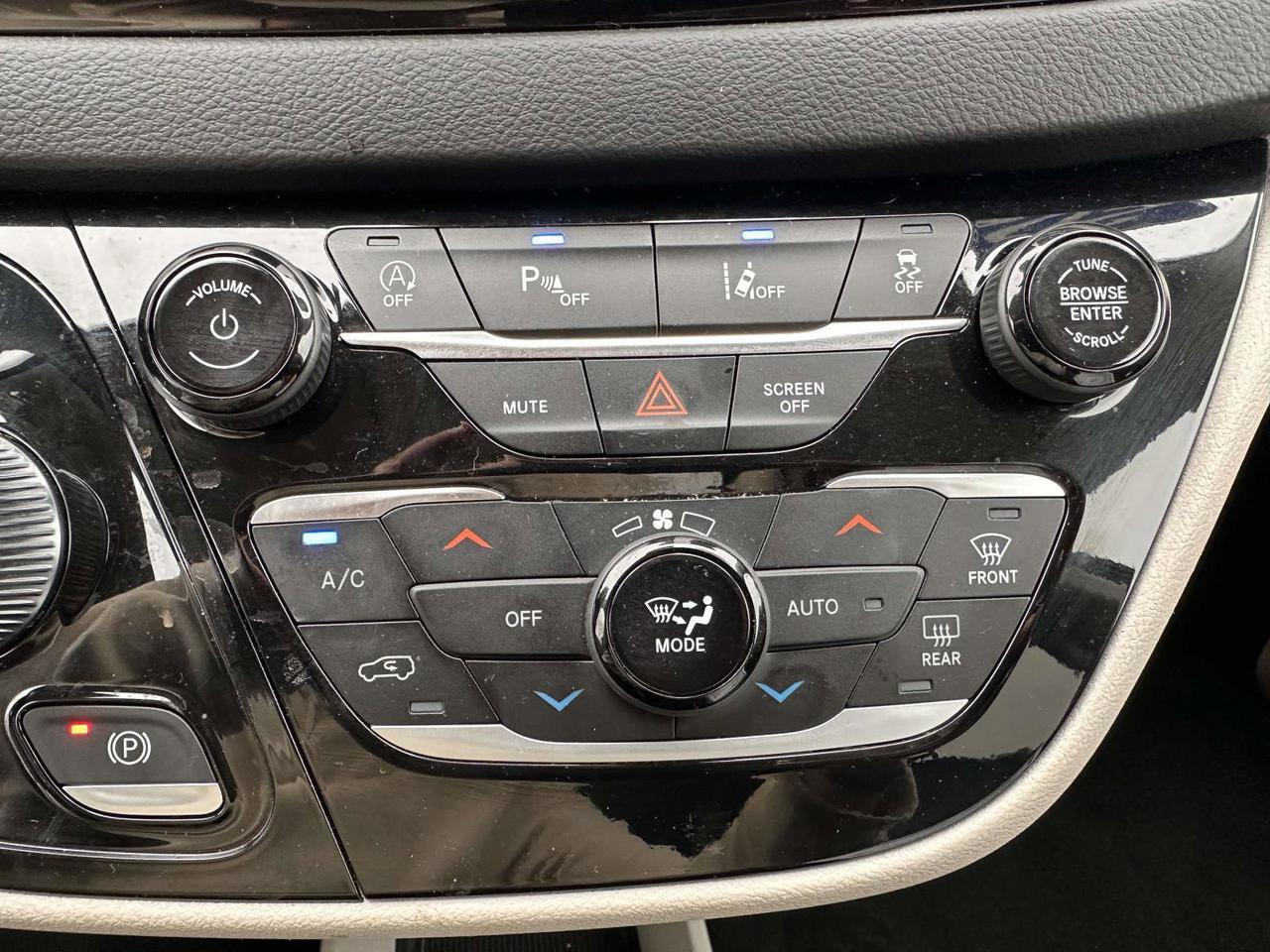 2023 Chrysler Pacifica Touring L San Clemente CA