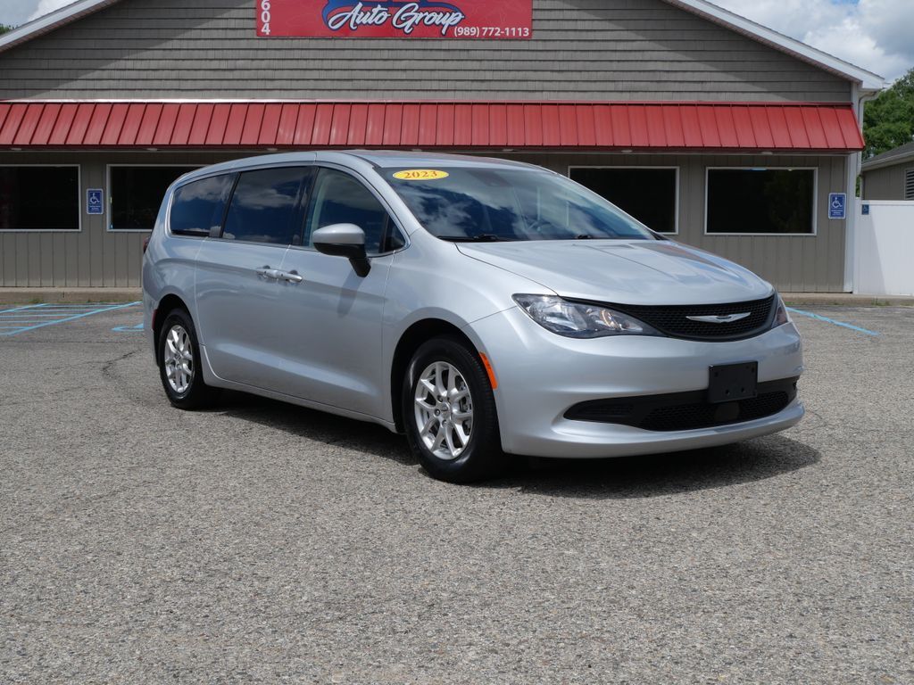 2023 Chrysler Voyager LX