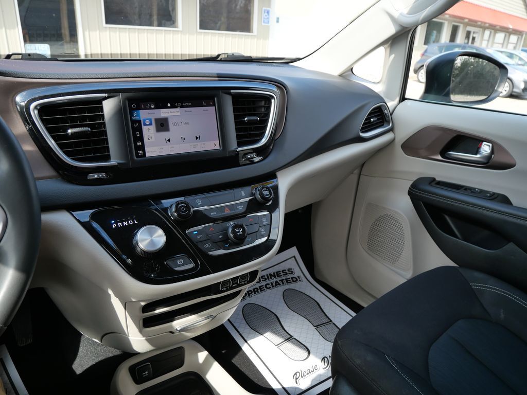 2023 Chrysler Voyager LX Mt Pleasant MI
