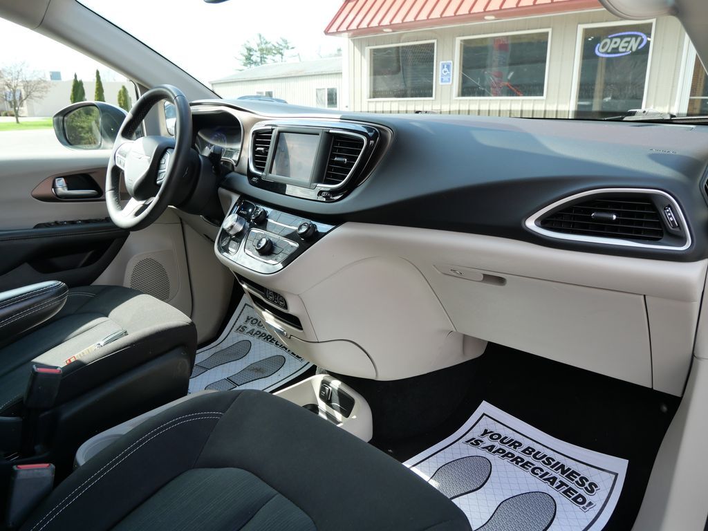 2023 Chrysler Voyager LX Mt Pleasant MI