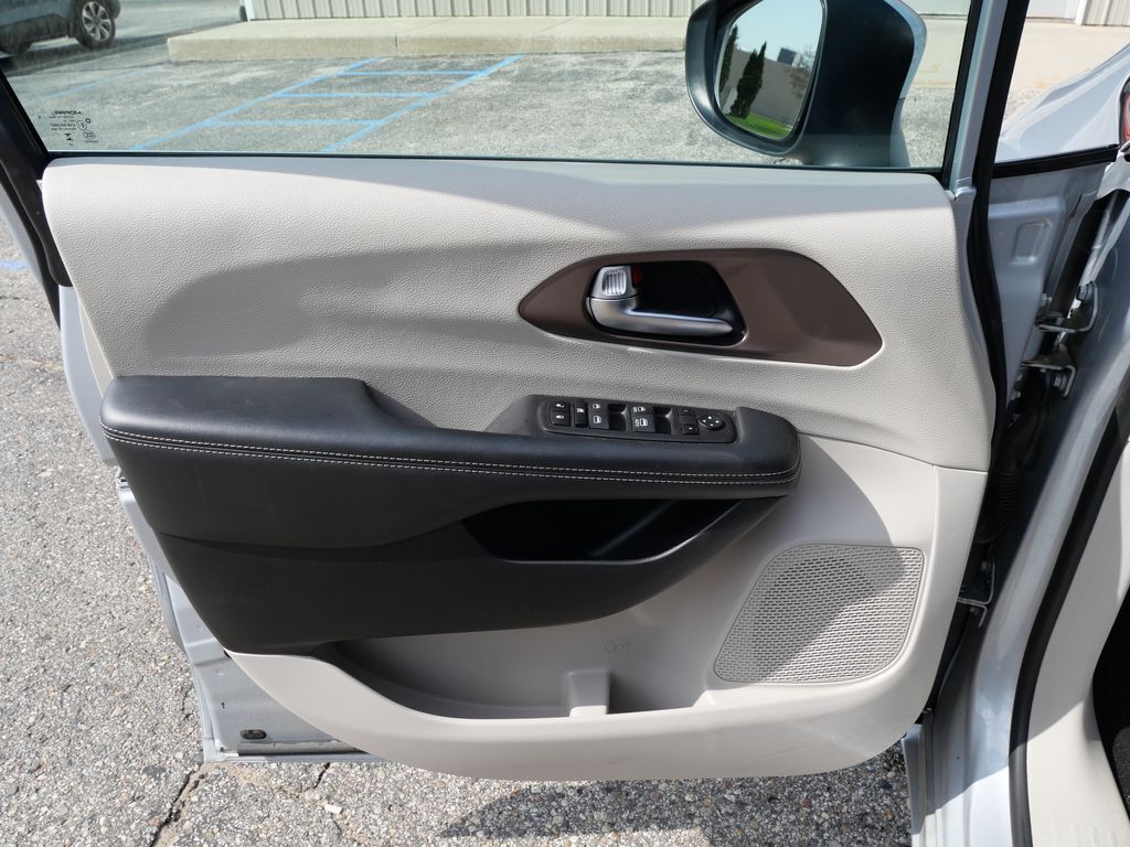 2023 Chrysler Voyager LX Mt Pleasant MI
