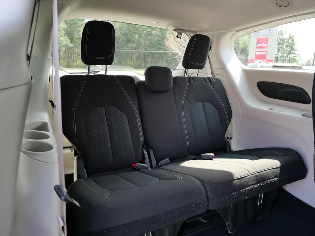 2023 Chrysler Voyager LX Mt Pleasant MI