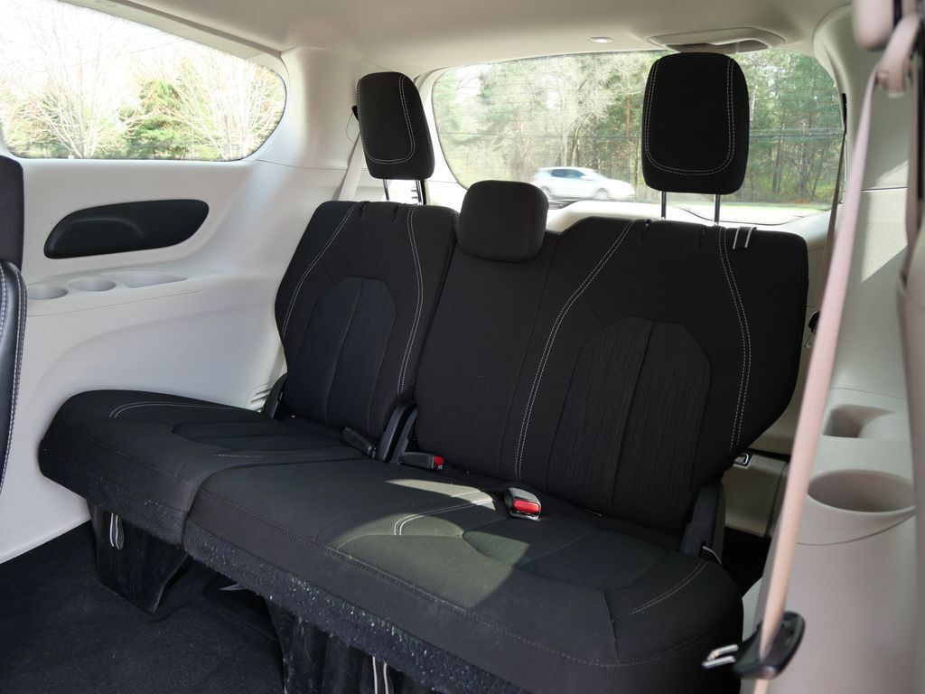 2023 Chrysler Voyager LX Mt Pleasant MI